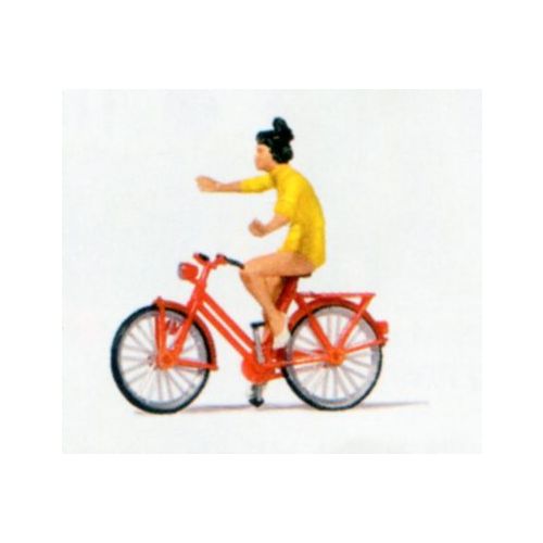 自転車に乗っている農家の人　：プライザー　塗装済完成品　1/22.5　45067